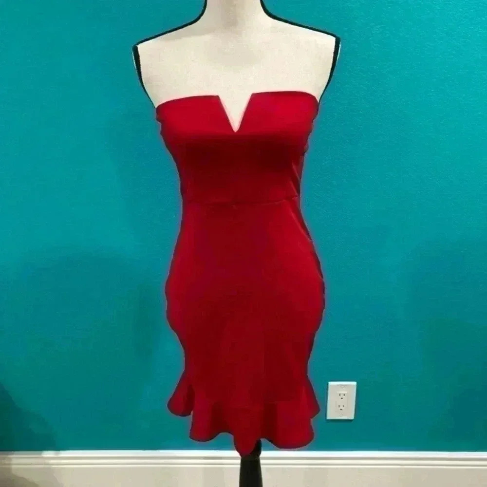 New with tags Fabrizia ruffle rugby red bodycon dress in size small
